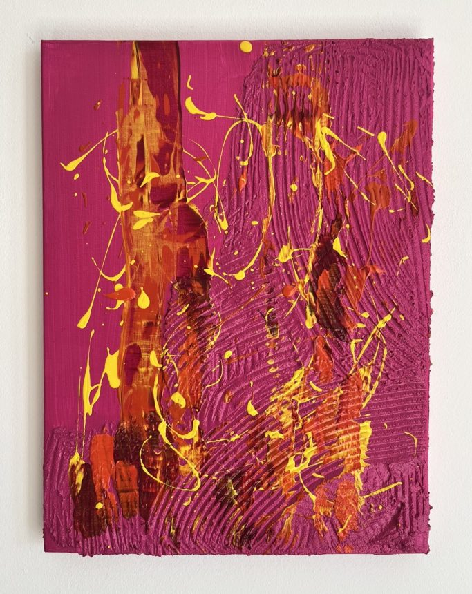 Abstraktes Kunstwerk in leuchtenden Pink- und Gelbtönen mit dynamischen Pinselstrichen.